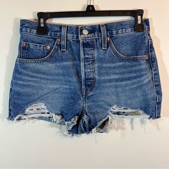 ✨ Levi’s Women’s 501 Distressed Shorts 27 - Picture 1 of 12